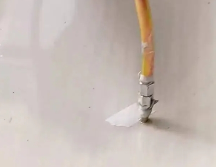 庐阳瓷砖空鼓维修公司专业解答在瓷砖铺贴过程中，如果使用的砂料过粗（如全部使用了粗砂），可能会导致以下问题